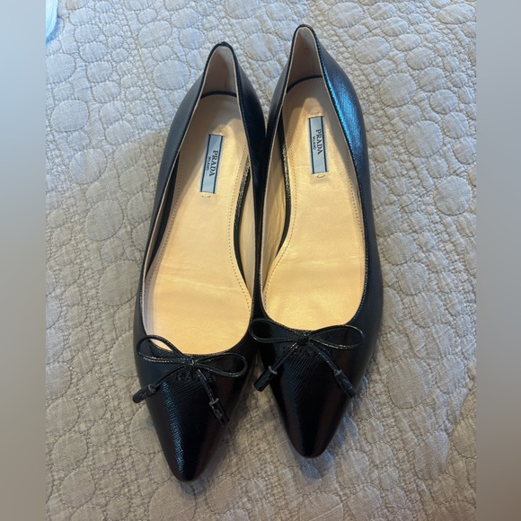 Prada Black Pointed Leather Flats - Picture 1 of 3